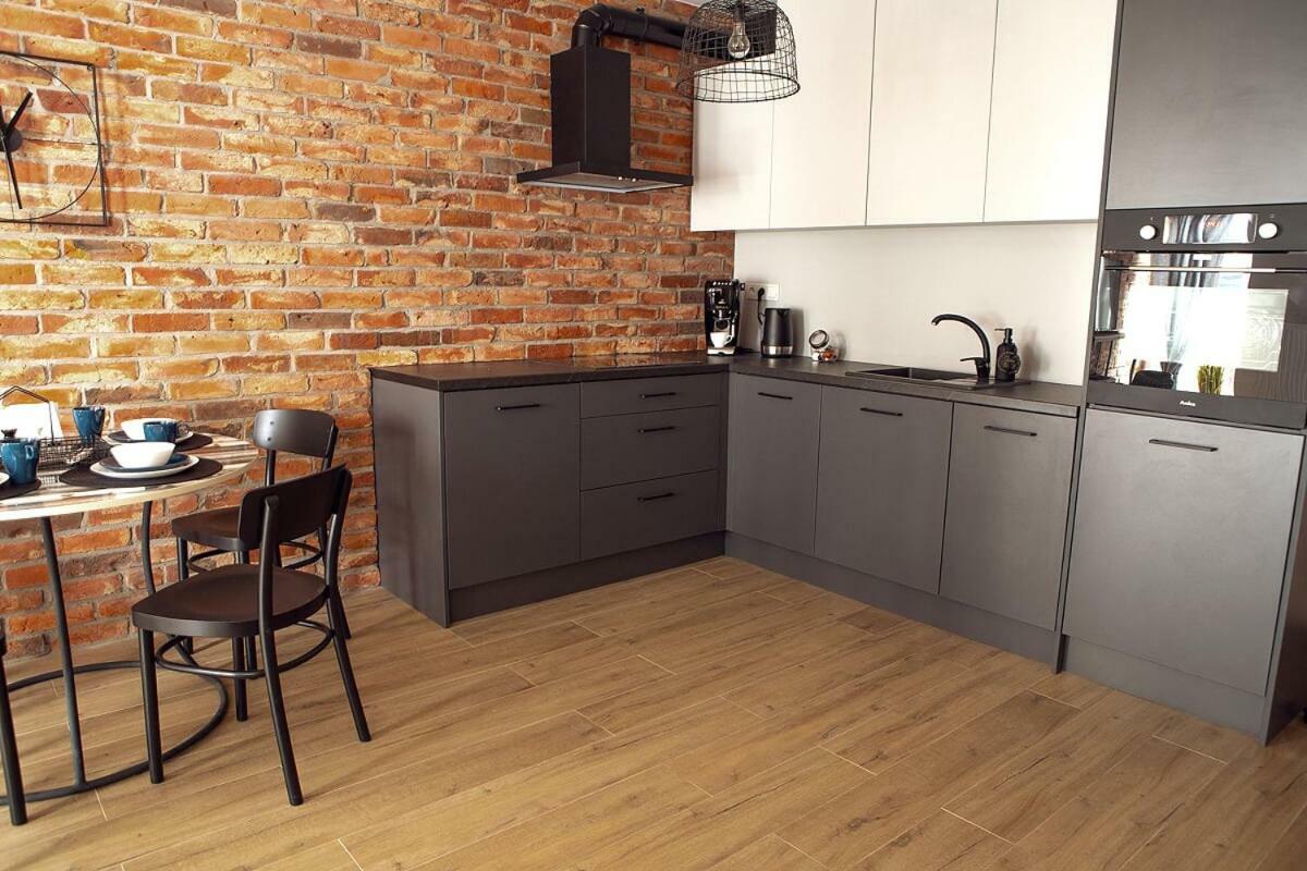 Concept Red Apartment Krakau Buitenkant foto